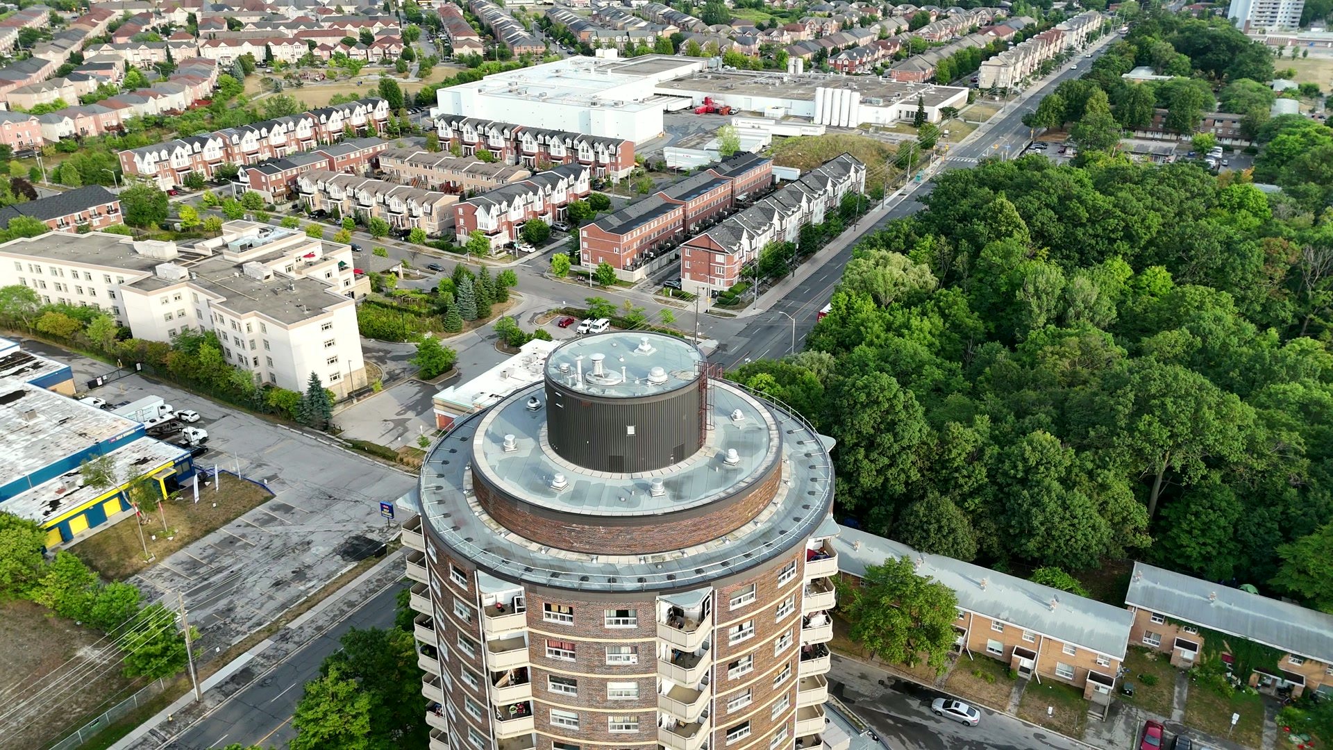 682 Warden Avenue roofing project in Scarborough, Toronto - Trinity Roofing
